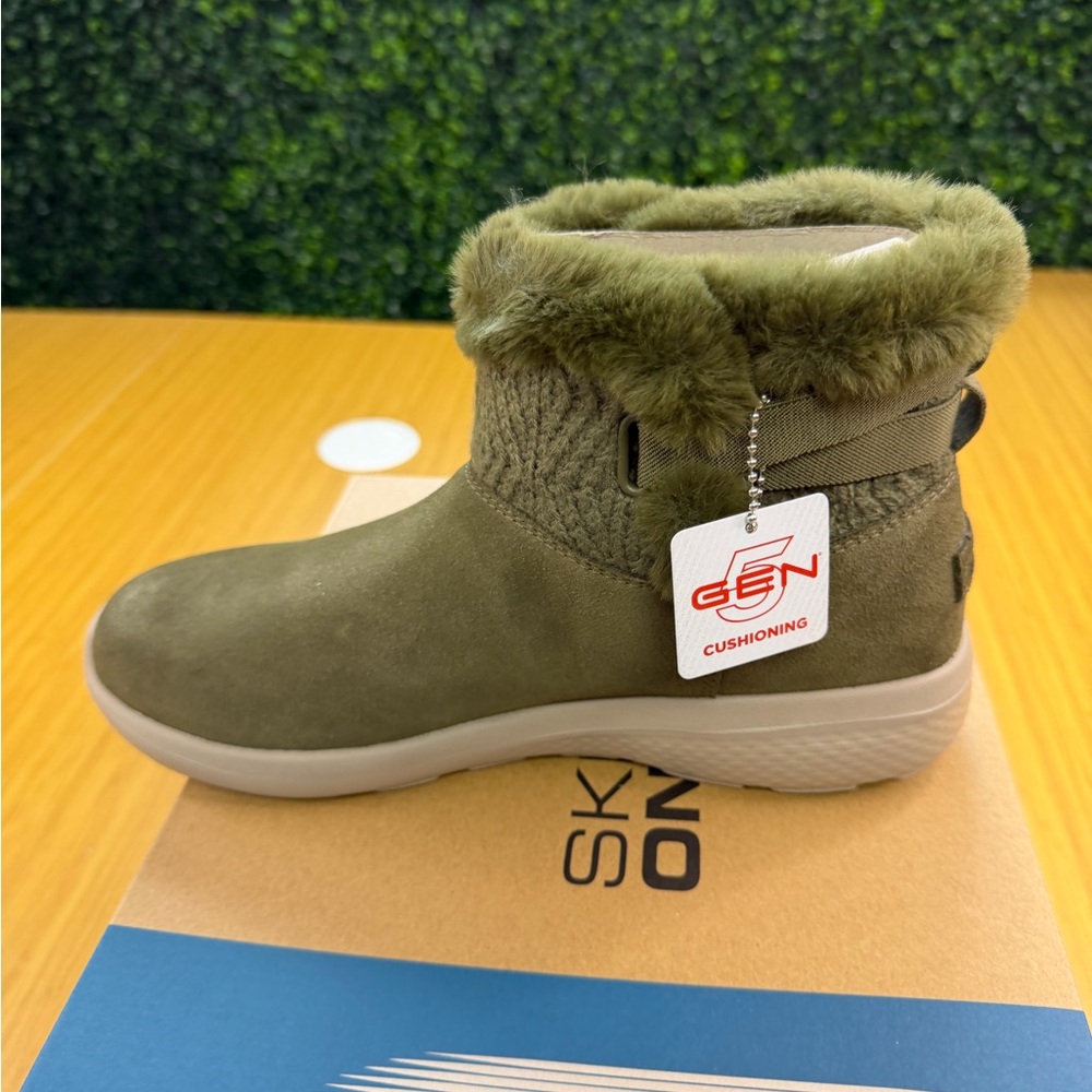 Skechers On The Go City 2 Cozy Vibe Boots Green Olive Women's Size 7.5 US - Picture 6 of 8